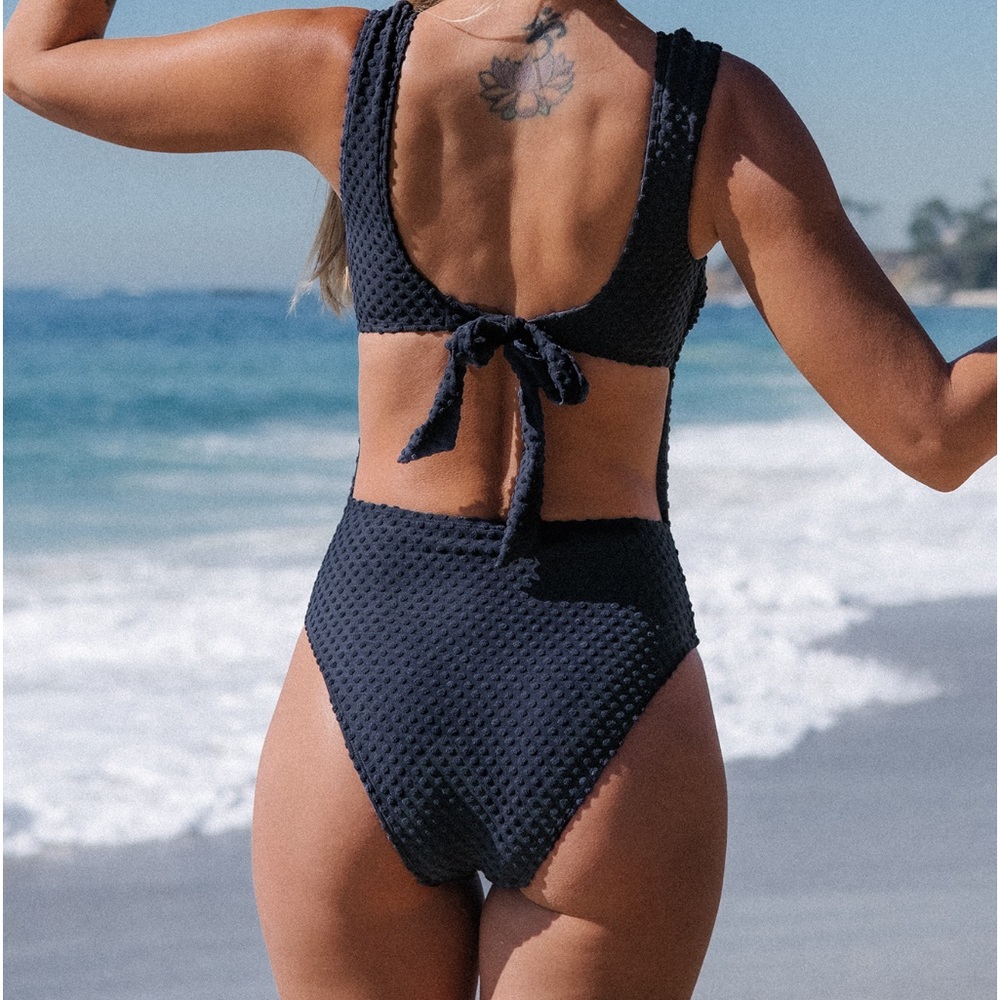 Bathing suit - Picture 2 of 6